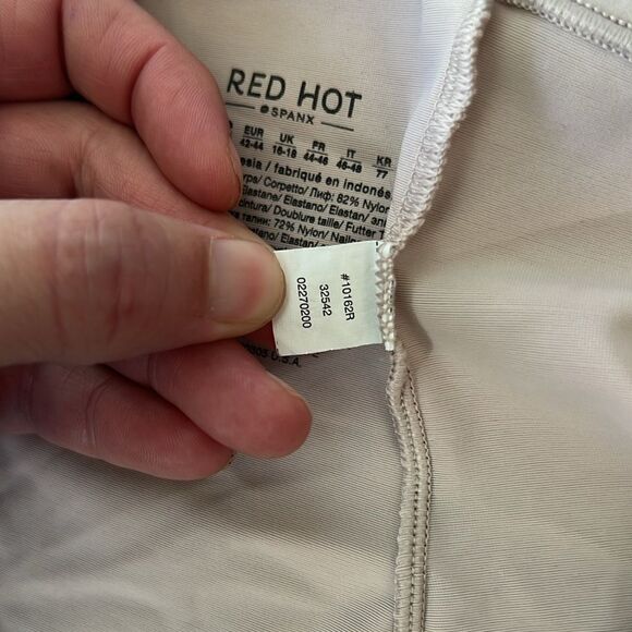 Red Hot Spanx High Waisted Shorts - L - Picture 6 of 7